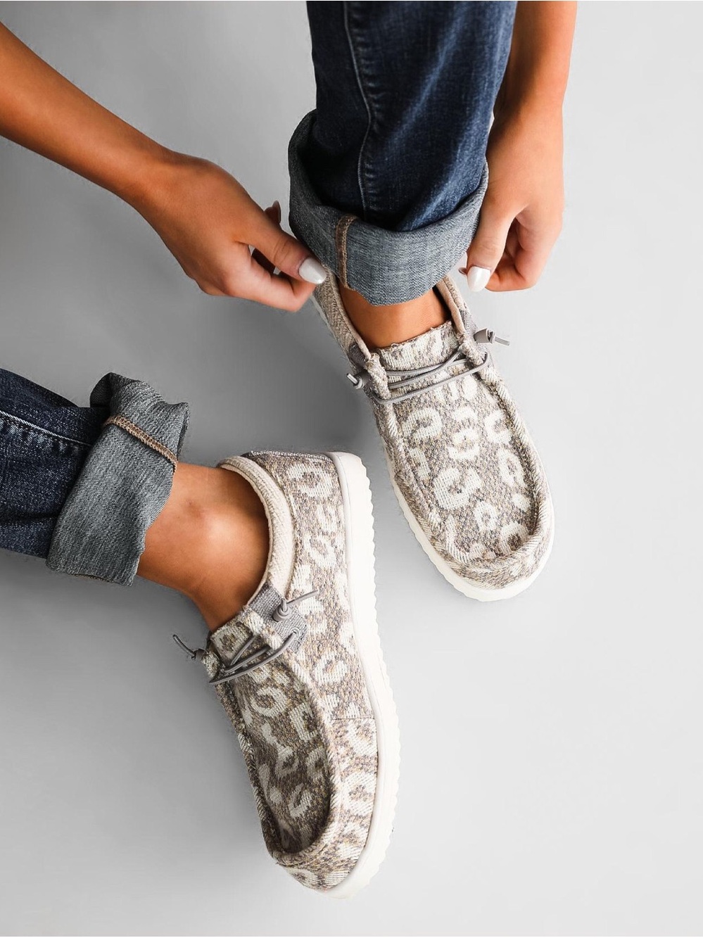 Crevo Women's Terry Leopard Print Slip On Shoes Size 8 NWT Neutral Boat Shoe